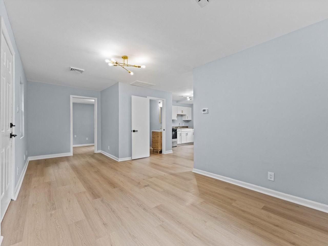 1400 Vine St - Photo 6 of 25