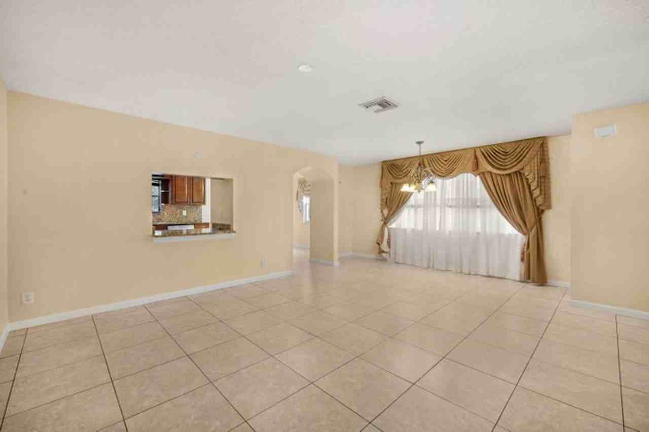 929 Imperial Lake Rd - Photo 3 of 11