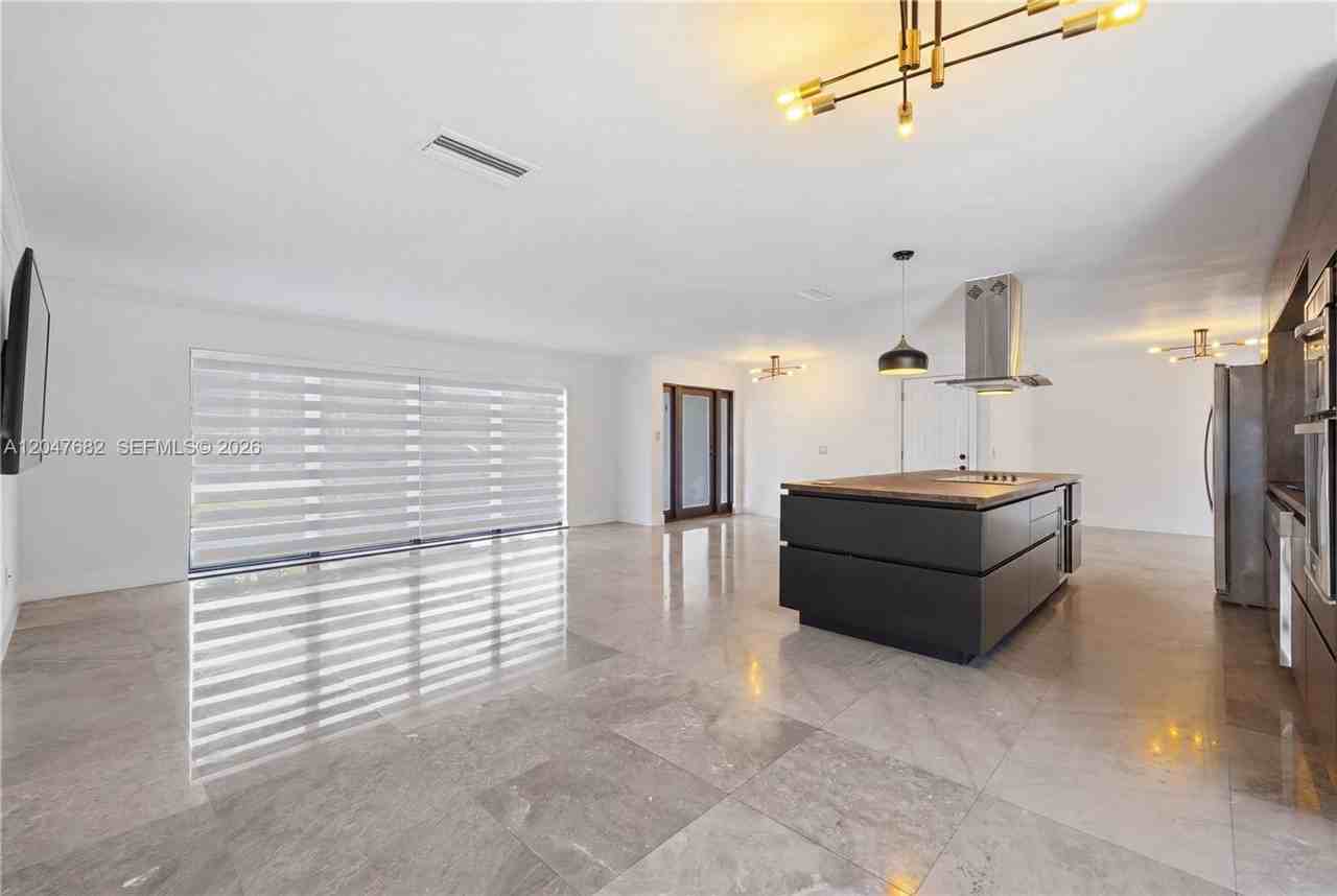1415 1415 W Camino Real 1415 1415 - Photo 4 of 15