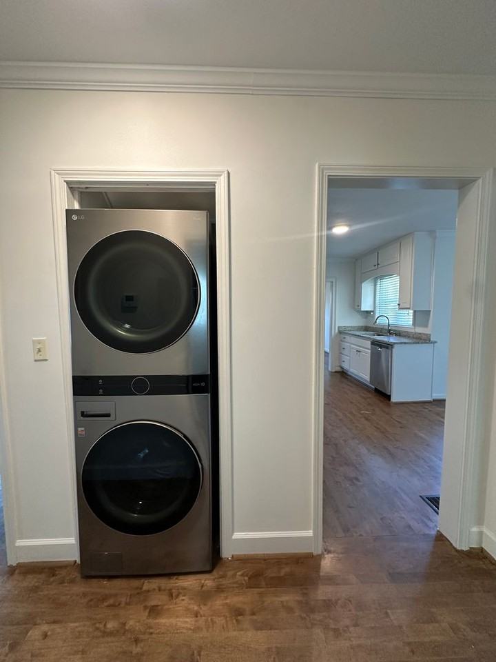 1015 Lanier Ave - Photo 7 of 11