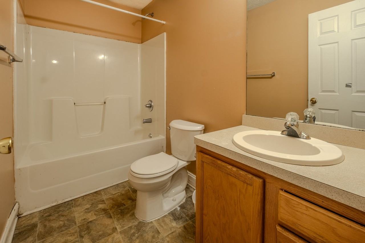 147 Westchester Cir - Photo 6 of 15