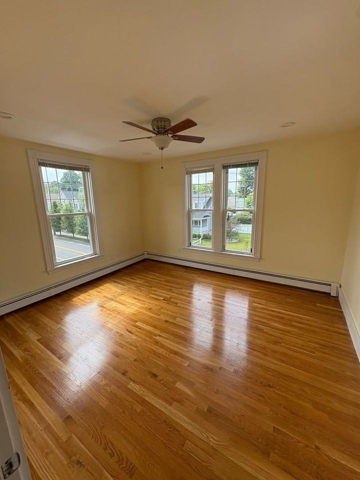 63 Oak St - Photo 4 of 12