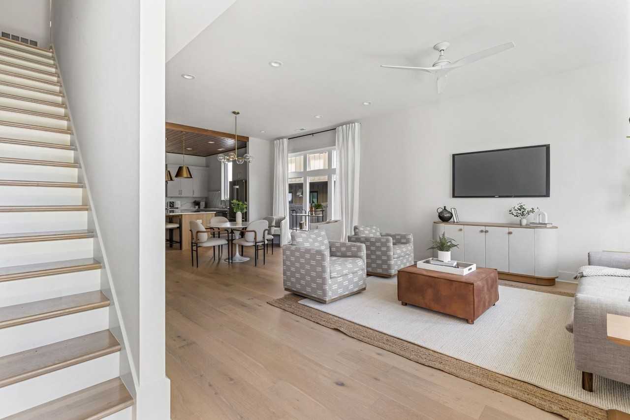 2305 Eastland Ave #B - Photo 4 of 50