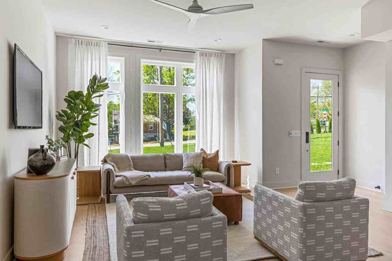 2305 Eastland Ave #B - Photo 7 of 50