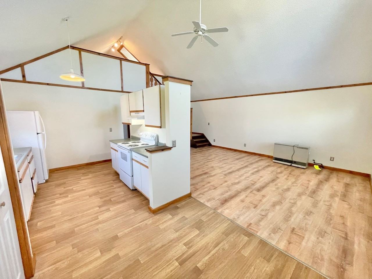 3723 Shelburne Rd - Photo 5 of 23