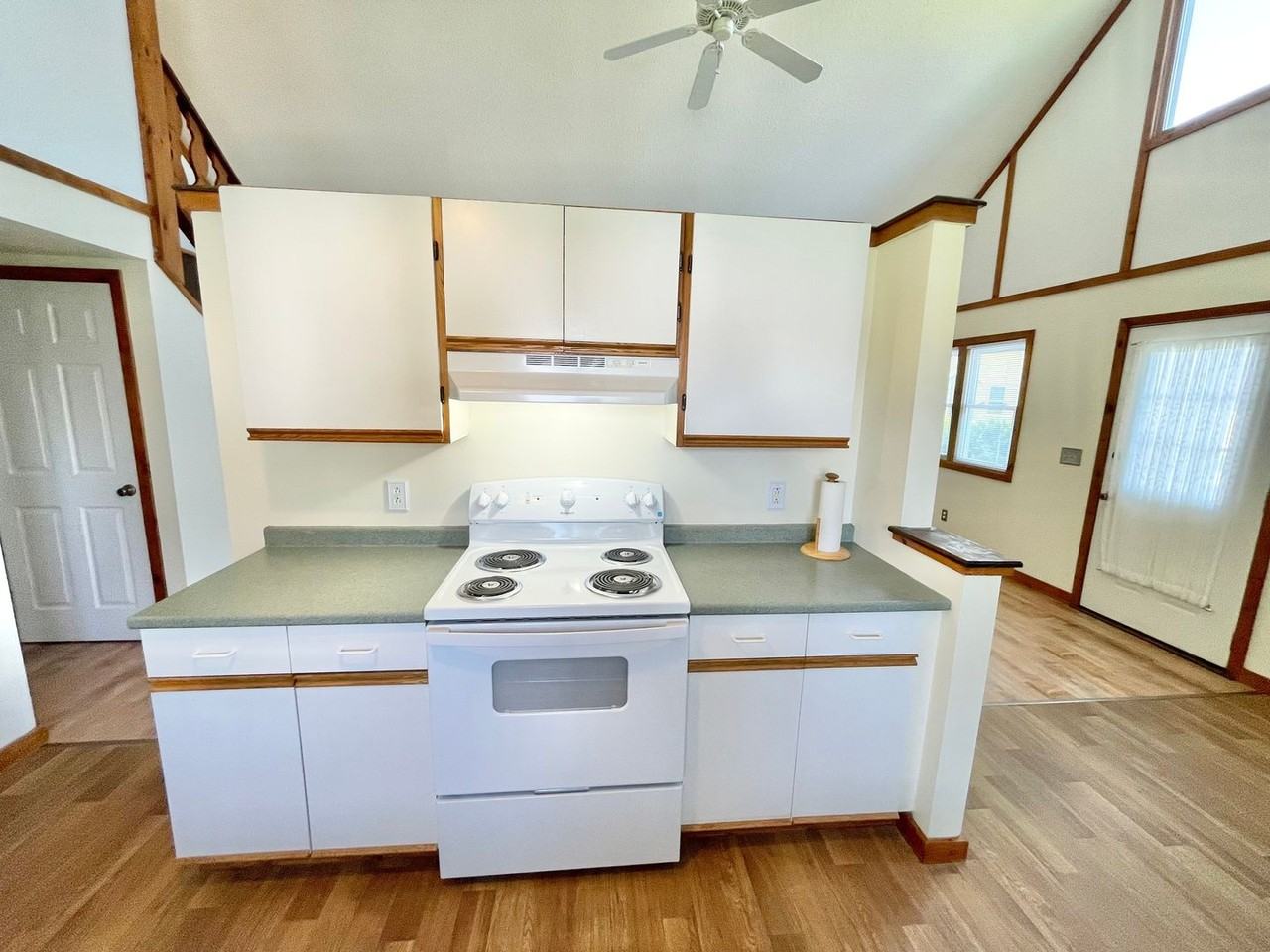 3723 Shelburne Rd - Photo 6 of 23
