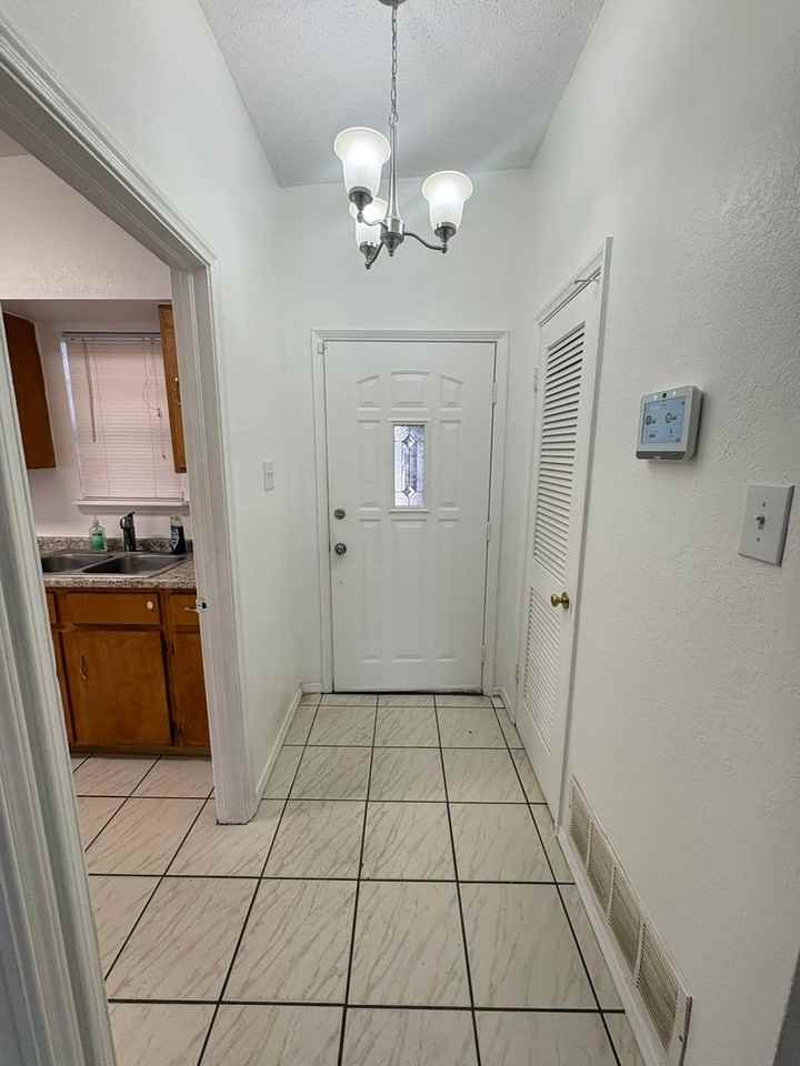 10316 Ashwood Dr - Photo 6 of 36