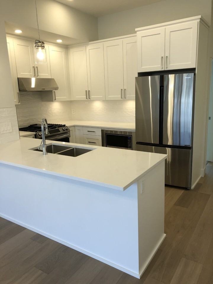 4618 51 Street #3 - Photo 4 of 9