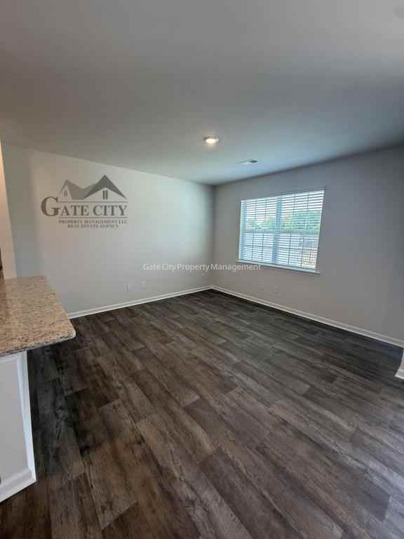 1206 Broholmer Ln - Photo 4 of 20