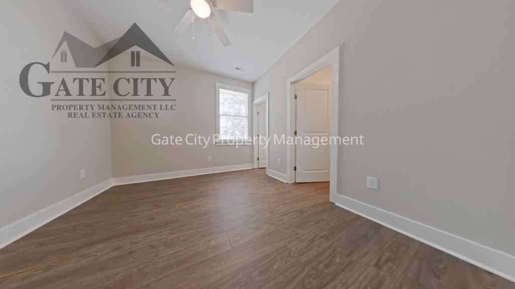 306 Oakwood St - Photo 6 of 9