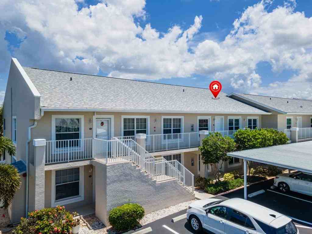 1427 Sw 47th Ter - Photo 2 of 31
