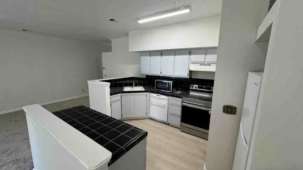 2002 Tradan Dr - Photo 6 of 11