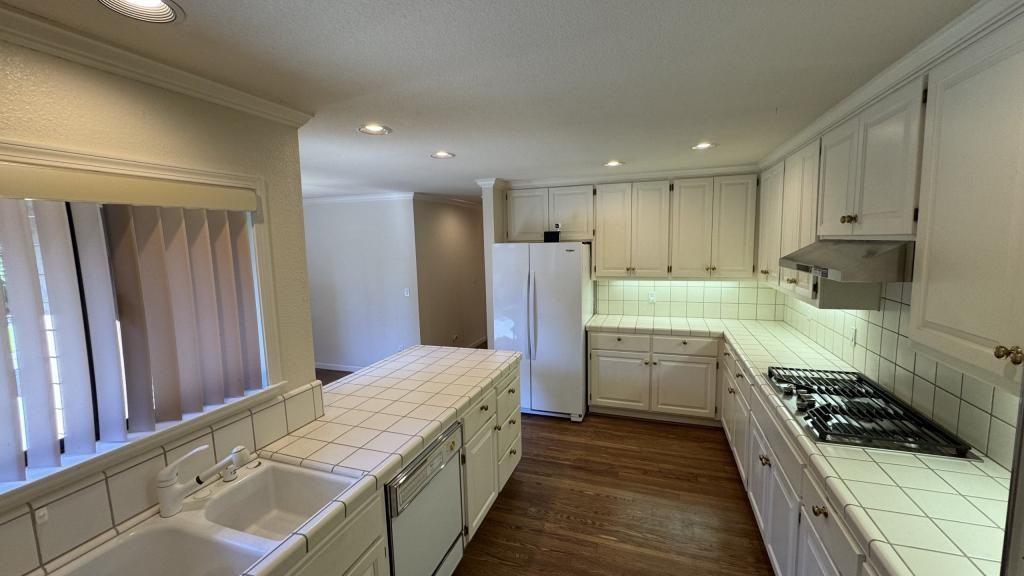 507 Bluebird Pl - Photo 5 of 17