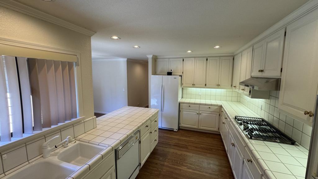 507 Bluebird Pl - Photo 6 of 17