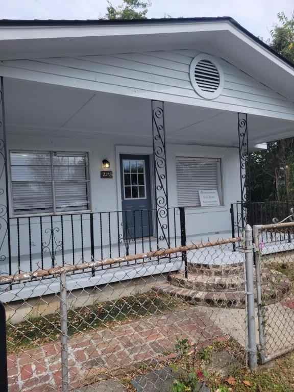 2218 Odessa St - Photo 2 of 11
