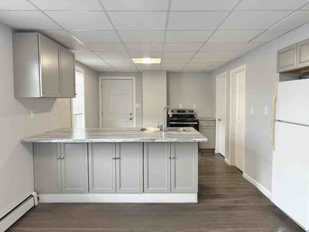 51 W Bates St Apt 3 - Photo 2 of 12