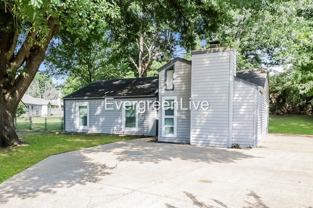 4084 Silverleaf Rd - Photo 2 of 15