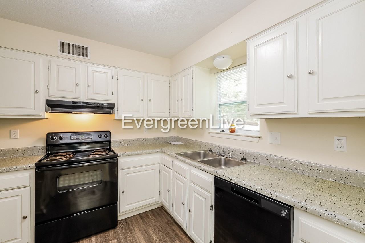4084 Silverleaf Rd - Photo 3 of 15