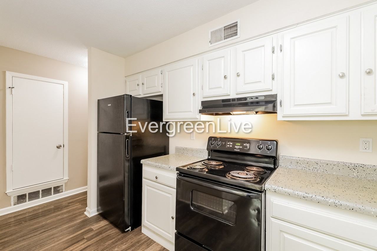 4084 Silverleaf Rd - Photo 4 of 15