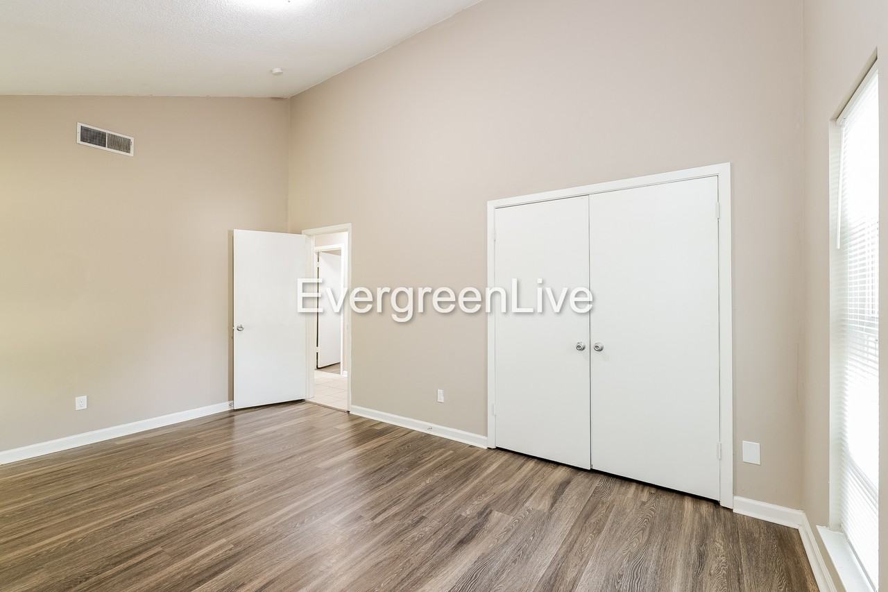 4084 Silverleaf Rd - Photo 6 of 15