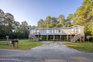 featured image of 6003 E Lamar St