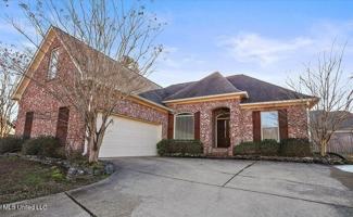 featured image of 852 Willow Grande Cir