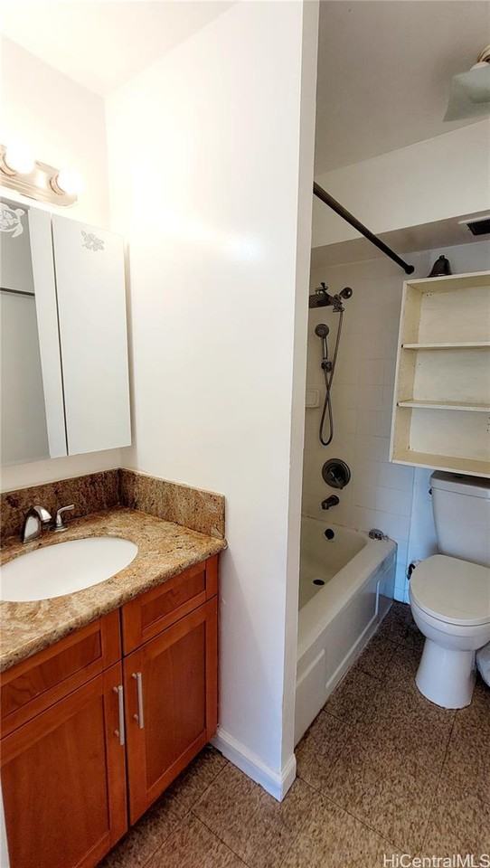 2421 Tusitala St #2102 - Photo 6 of 10