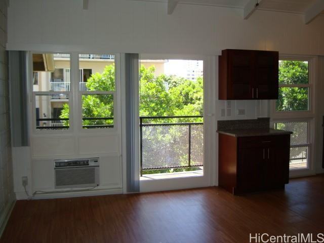 1060 Lunalilo St #E - Photo 4 of 20