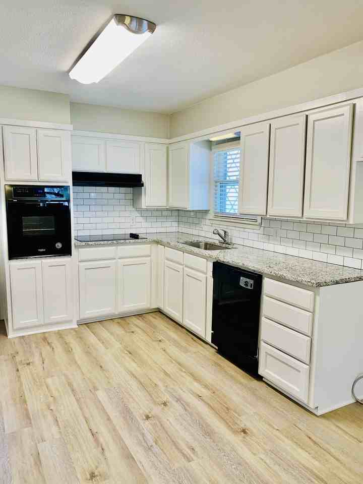 226 Tolbert Ave - Photo 3 of 15