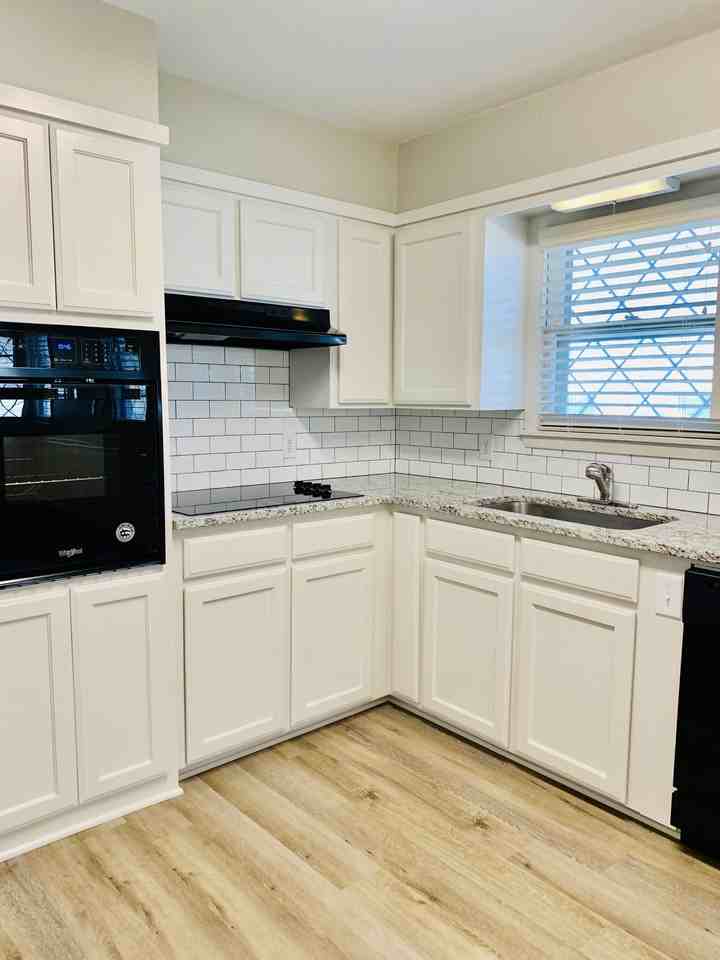 226 Tolbert Ave - Photo 4 of 15