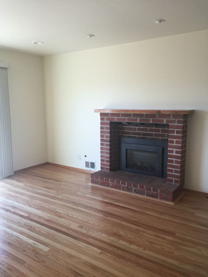 2111 Valleywood Dr - Photo 2 of 12
