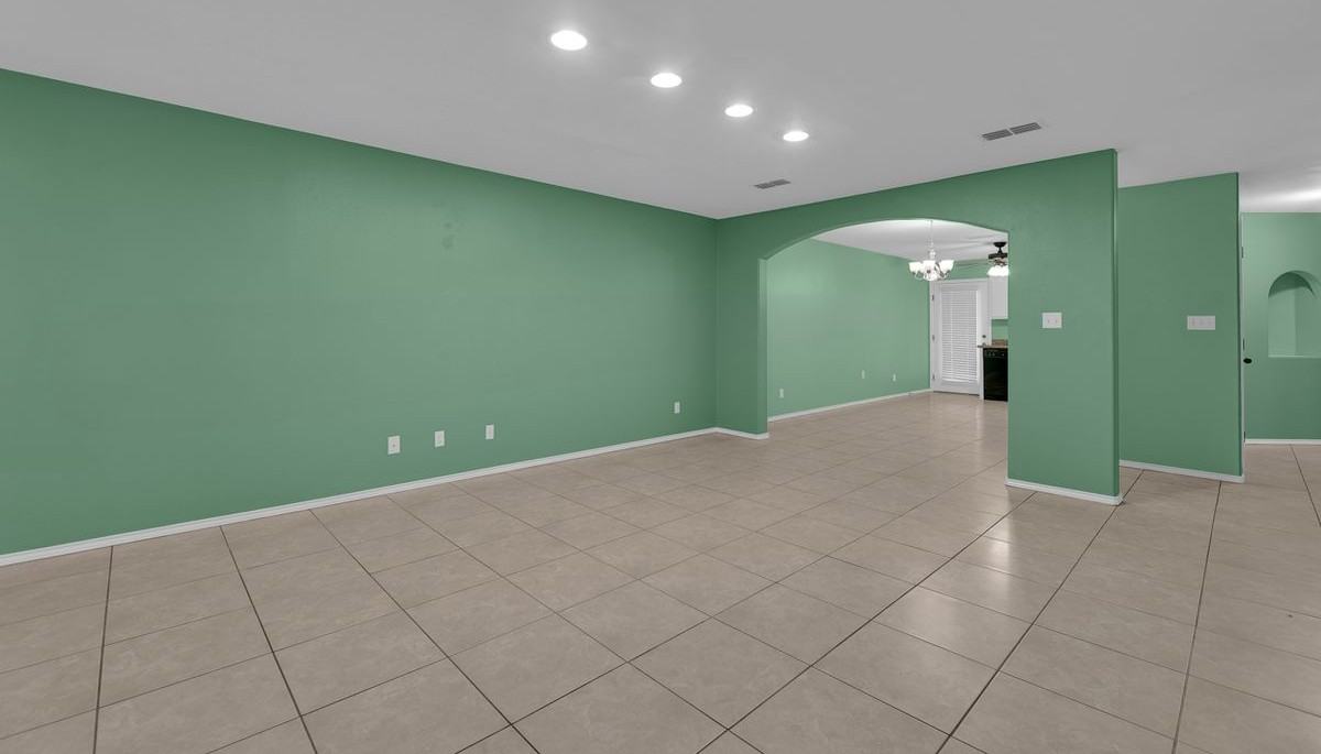 3619 Prestwick St - Photo 3 of 22