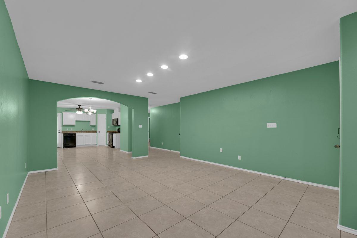 3619 Prestwick St - Photo 4 of 22
