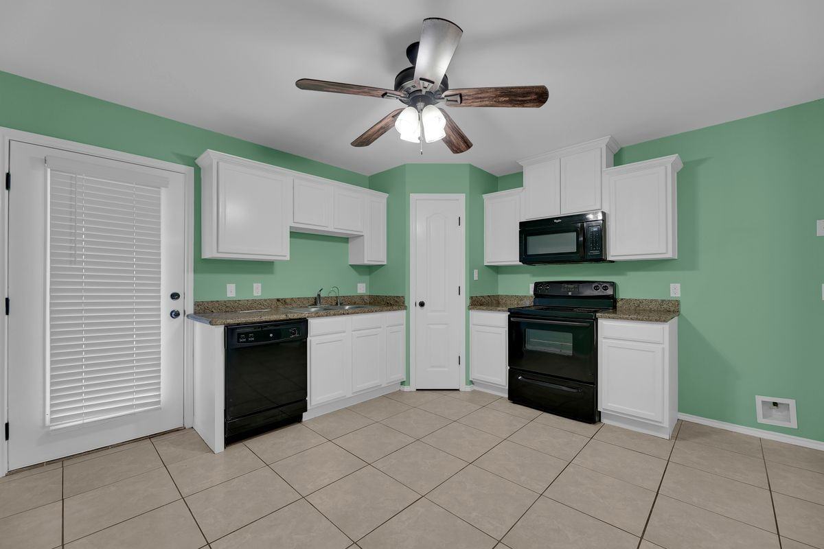 3619 Prestwick St - Photo 6 of 22