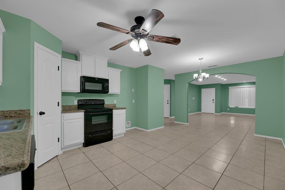 3619 Prestwick St - Photo 7 of 22