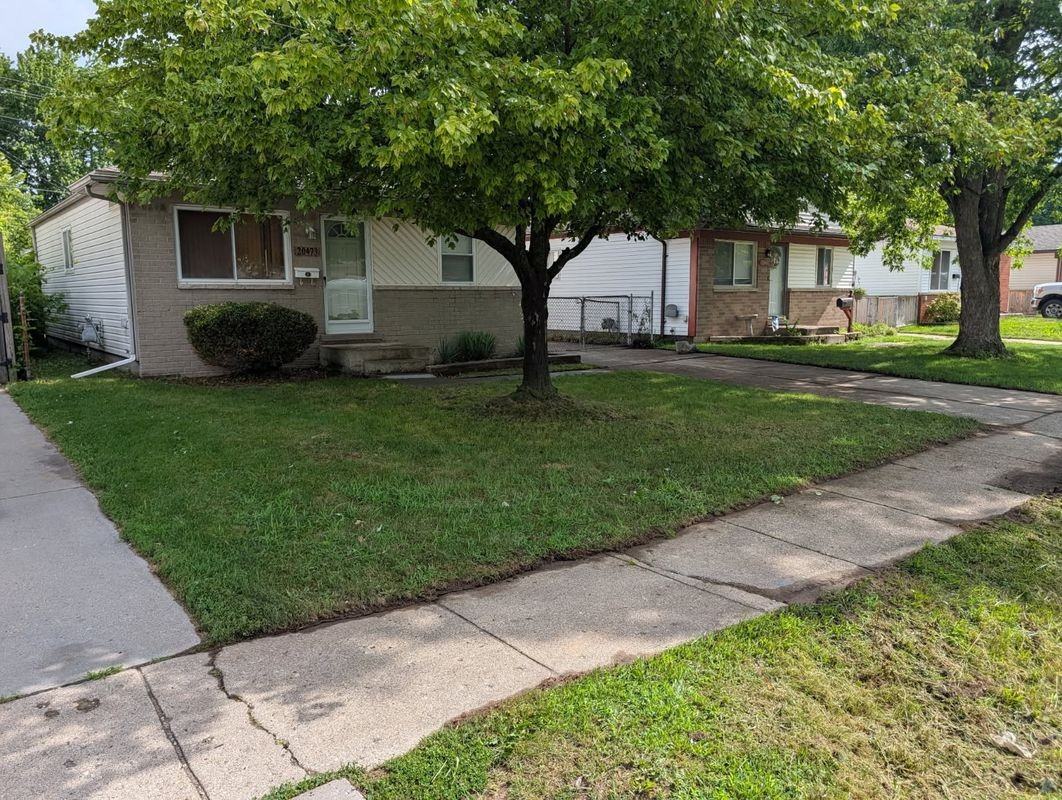 20473 Vermander Ave - Photo 3 of 3