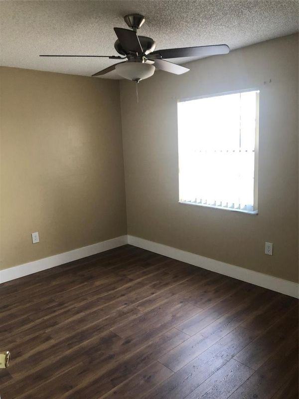 9910 W Heather Ln - Photo 6 of 9