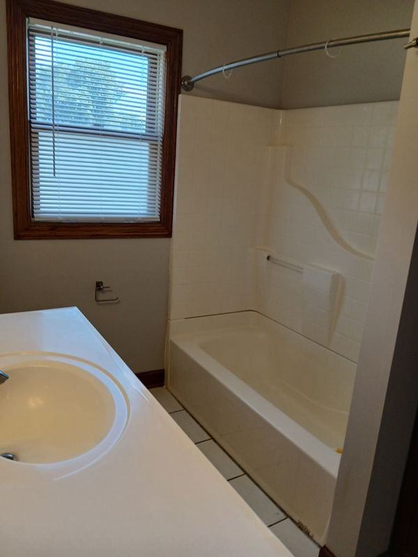 2555 Washington St Ne - Photo 2 of 8