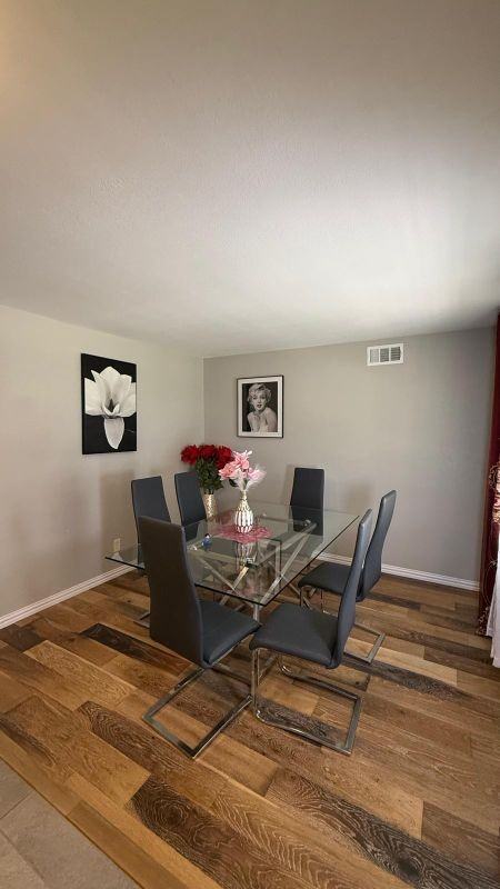 439 Malden Dr - Photo 2 of 3