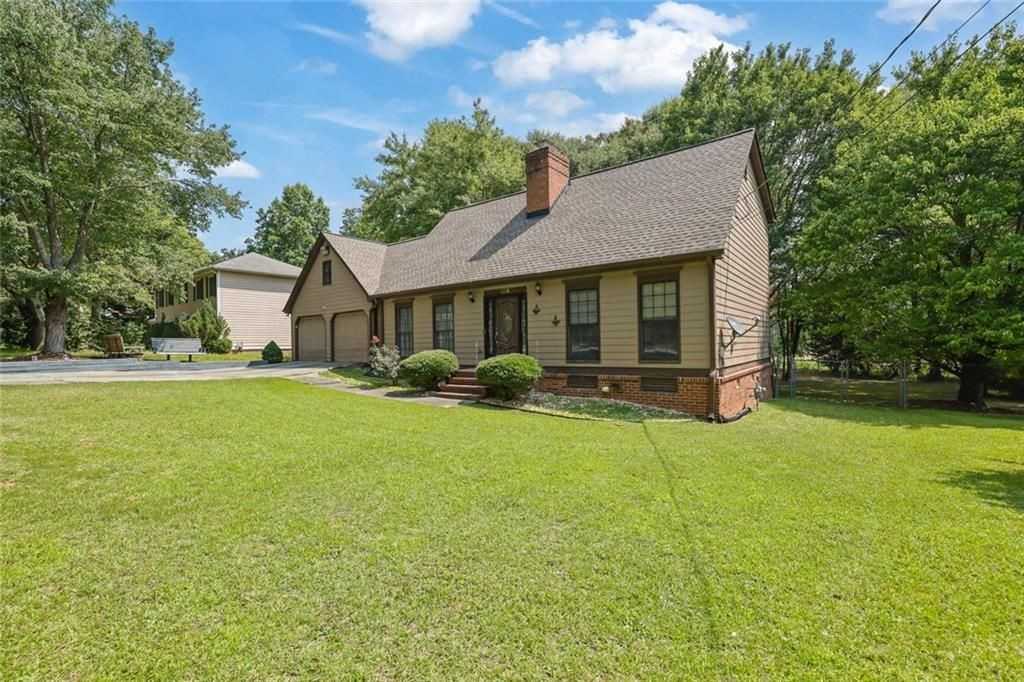 2683 Ashworth Cir - Photo 3 of 35