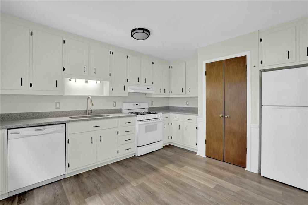 2683 Ashworth Cir - Photo 6 of 35