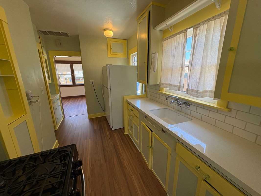 716 Stanley Ave - Photo 3 of 7