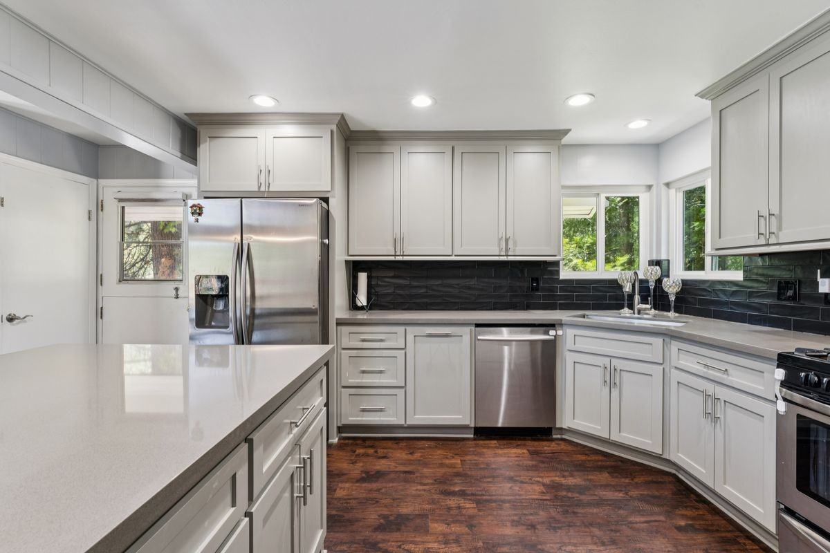 27622 W Shore Rd - Photo 3 of 34