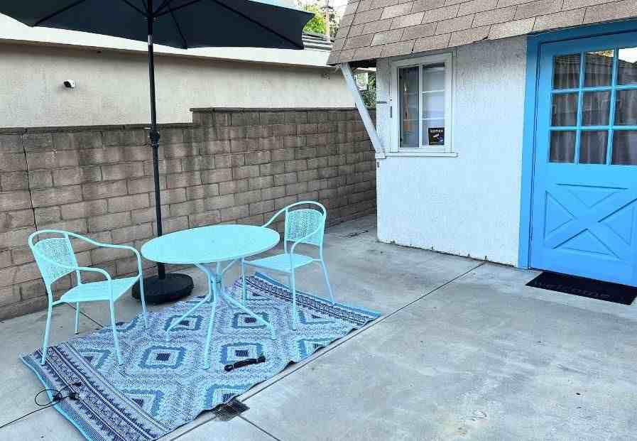 1145 Valencia Way - Photo 2 of 7