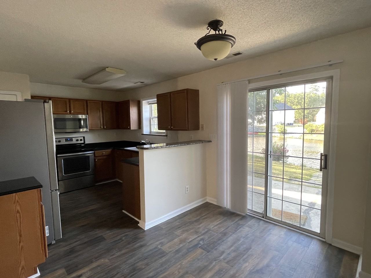 511 N Waters Edge Dr - Photo 6 of 26