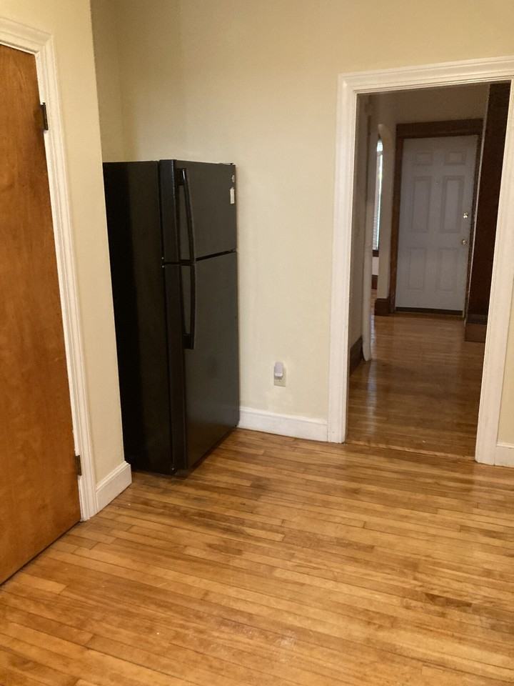 135 Merriam Ave #3 - Photo 2 of 7