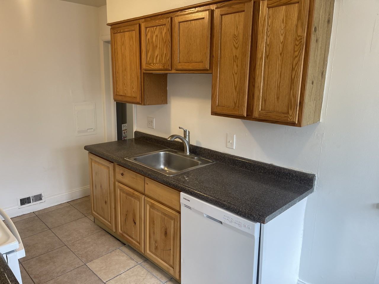754 N Colorado St - Photo 4 of 14