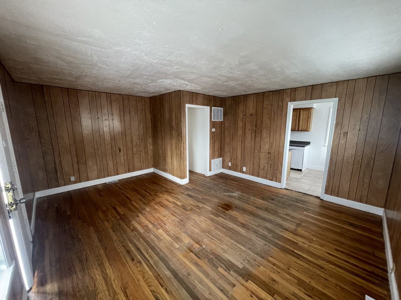 754 N Colorado St - Photo 5 of 14