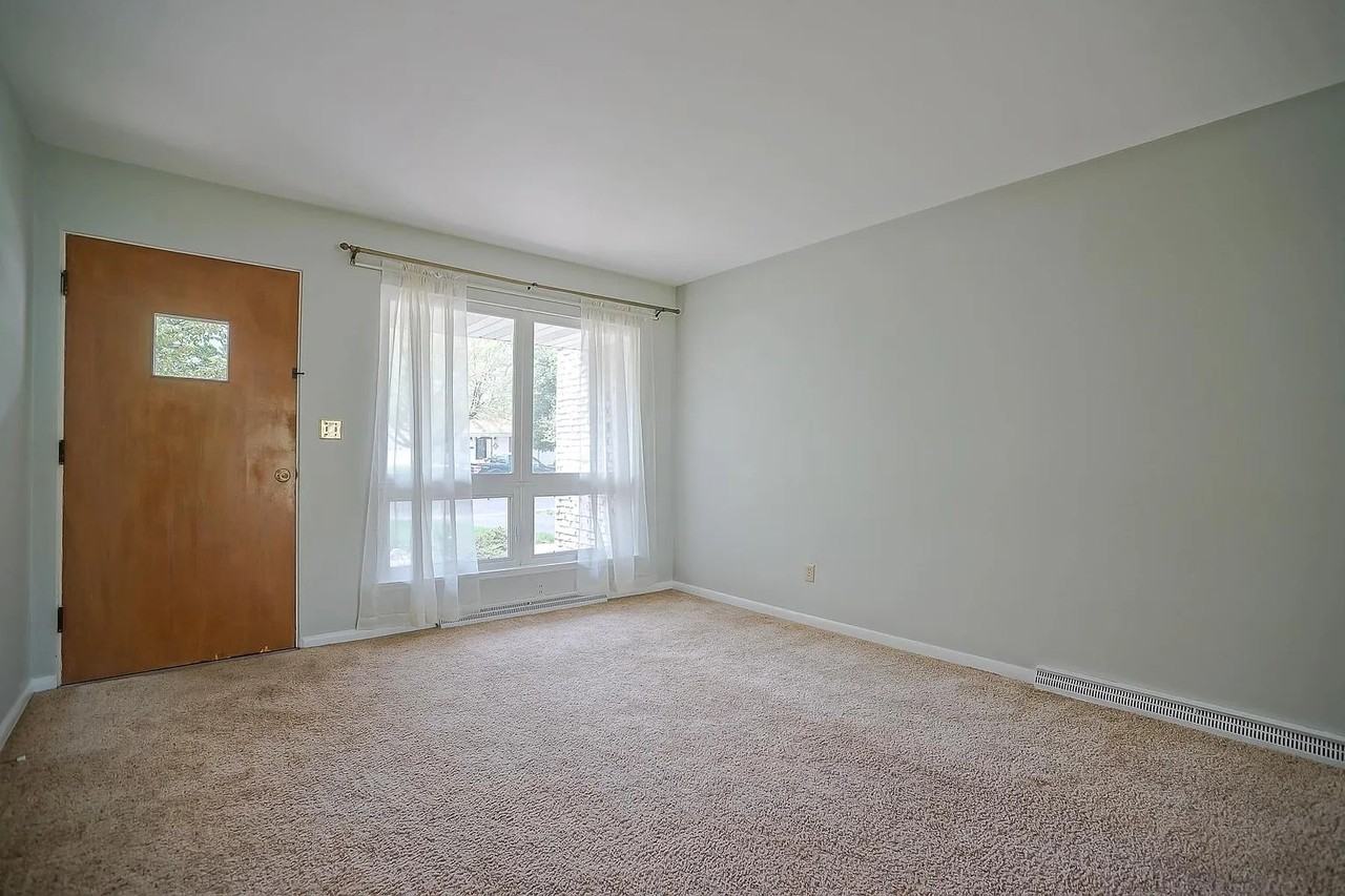 6134 N Jayar Dr #6134LOWER - Photo 3 of 18