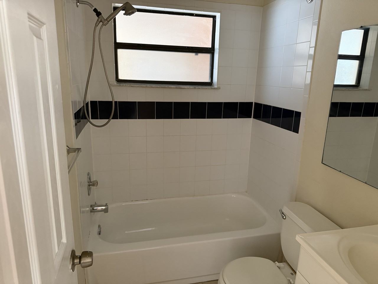 1020 Queen St N #1026A - Photo 7 of 23